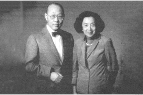 令IBM恐慌的華人首富王安，1986年個人身價就20億美元，最終“敗給”了親兒子